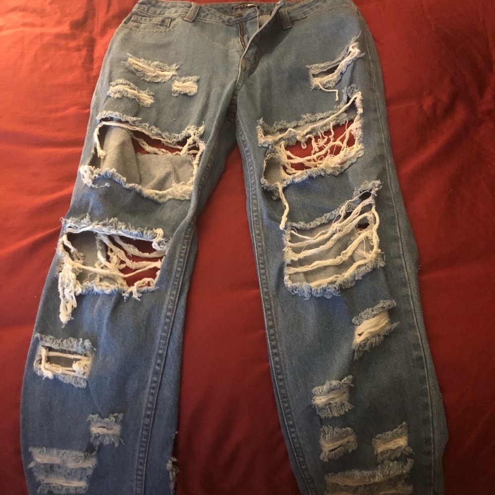 Fashion Nova brand new jeans never worn with tags